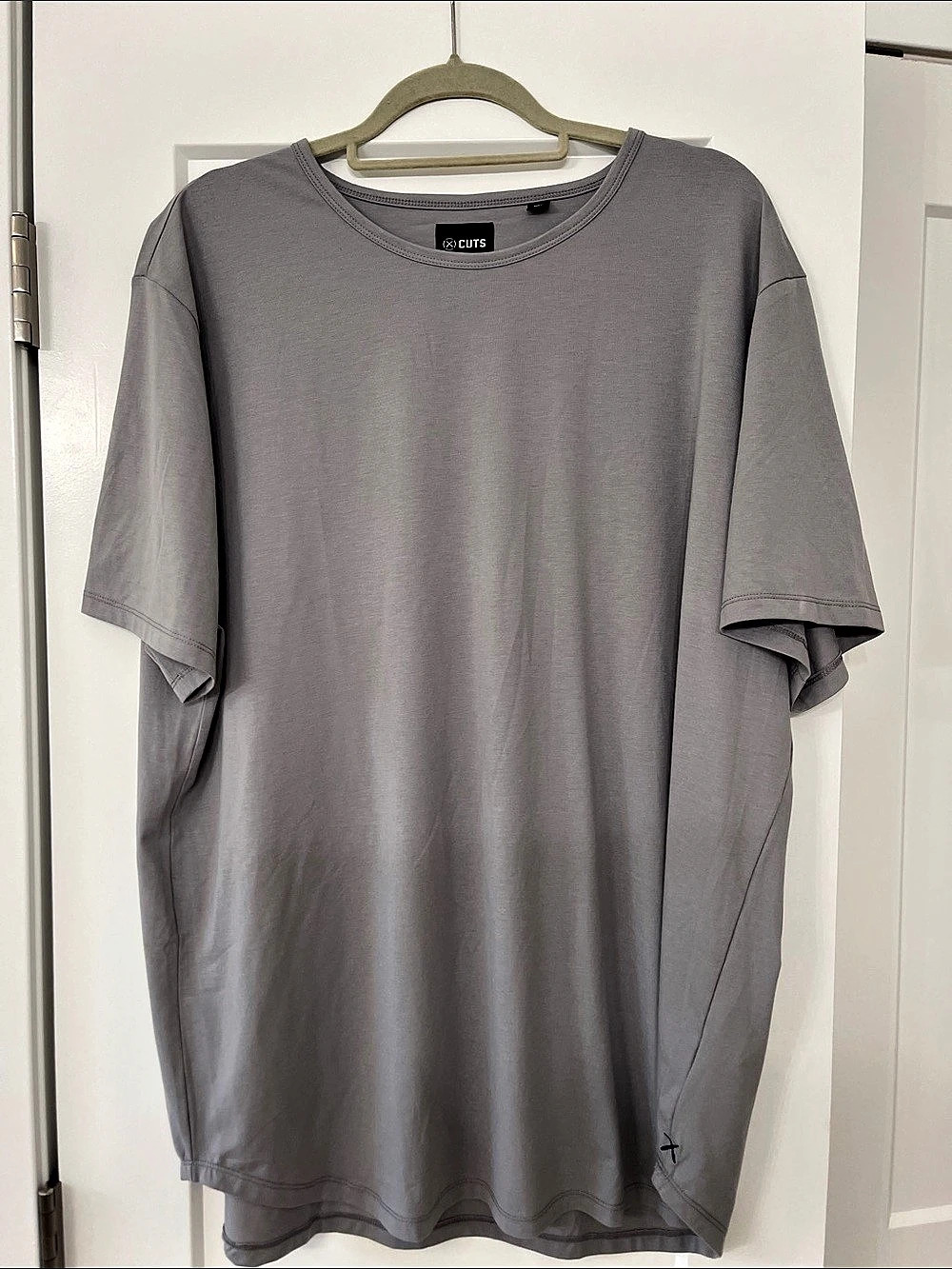 CUTS AO Elongated Tee Short Sleeve Tee in Gray XXL NWT